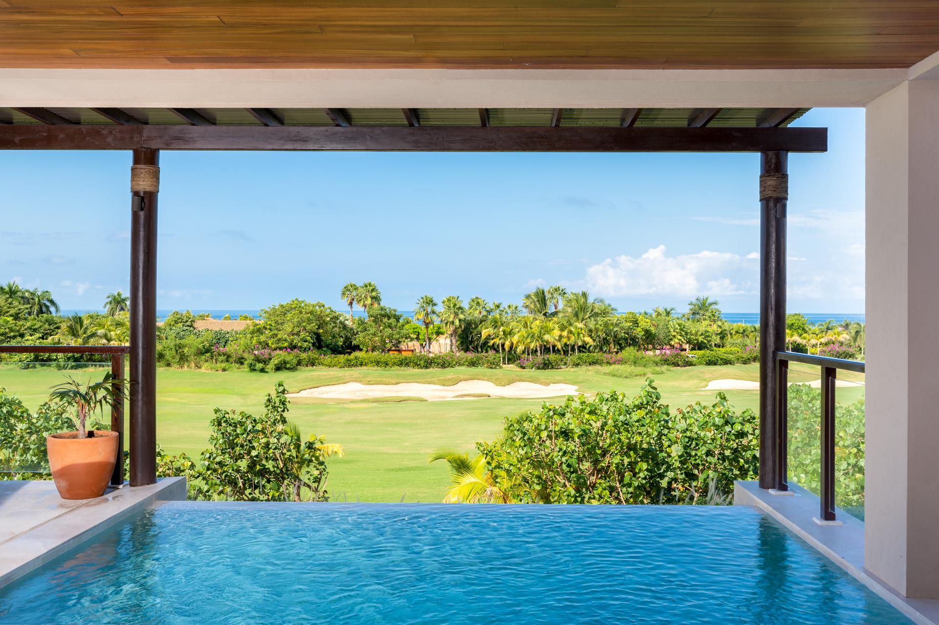 pool view, white room, punta mita, punta mita vacation, punta mita, luxury suite
