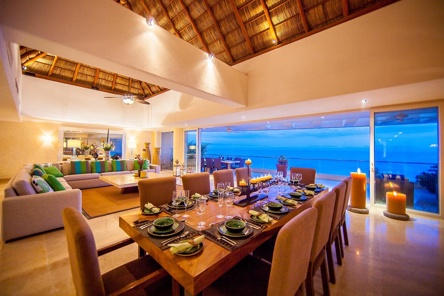 Elegant Coastal Dining Room: Indulge in a culinary experience like no other in this elegant coastal dining room.